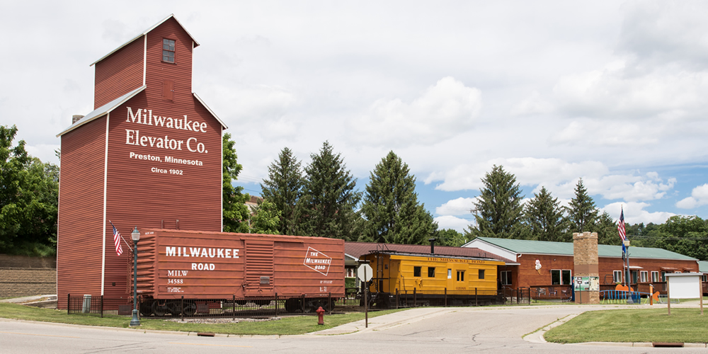 Trailhead Inn and Suites - Lodging in Preston, MN. Root River State Bike Trail, National Trout Center, State Veterans Cemetery, Lanesboro, Fillmore County, Harmony, Amish, Root River, Biking, Fishing, Niagara Cave